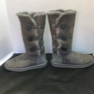 Ugh boots size 8
